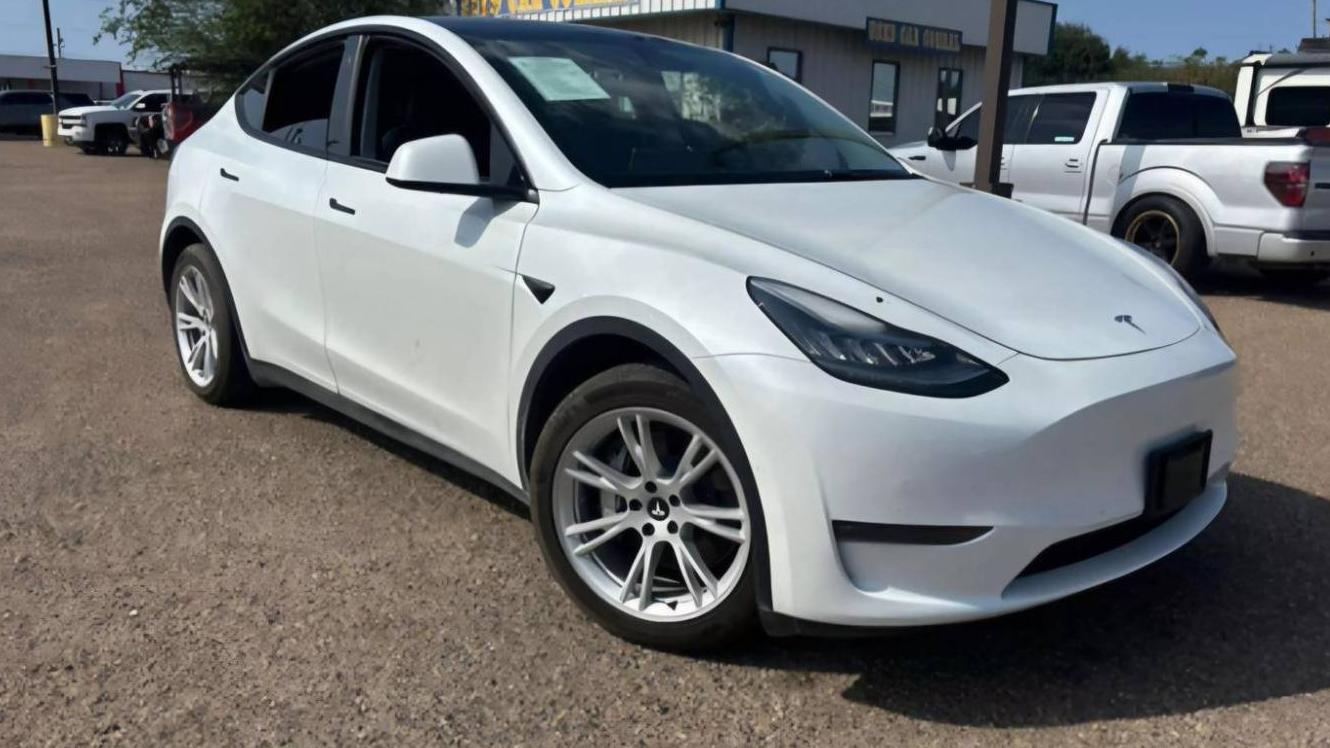 TESLA MODEL Y 2020 5YJYGDEE4LF032174 image